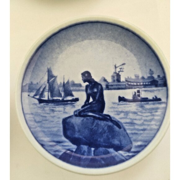 ROYAL COPENHAGEN DENMARK MINI PLAQUES 3 1/4" Diameter (set of 4) see details - Picture 4 of 12